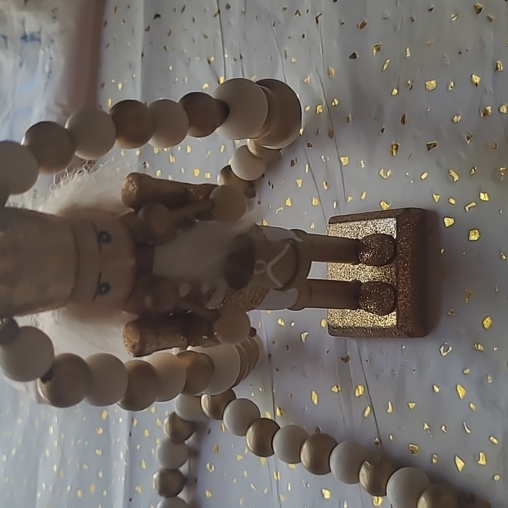 NWT Simply Southern Gold and Cream Beaded Nutcracker Necklace - Picture 4 of 4